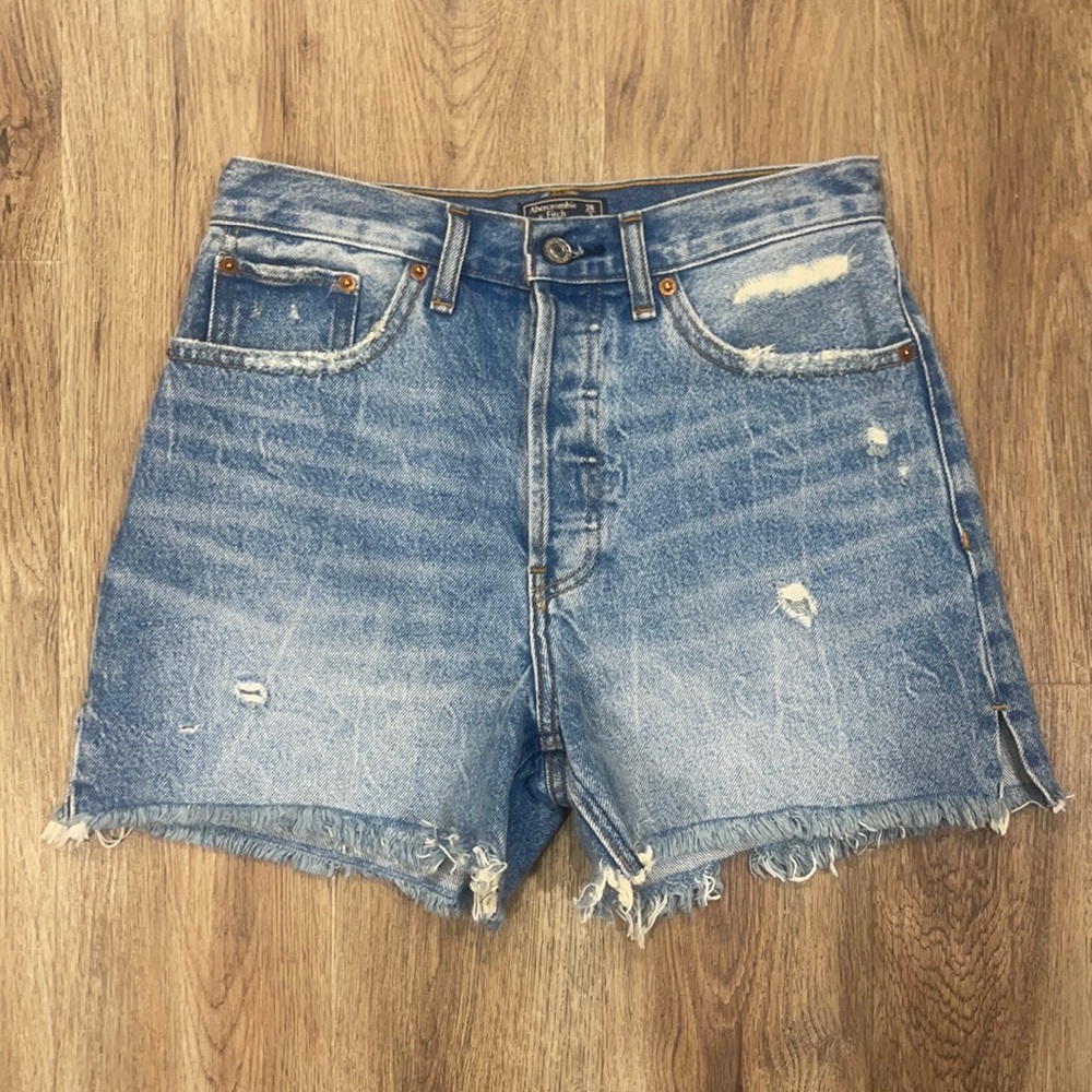 Abercrombie & Fitch High Rise 4” Short